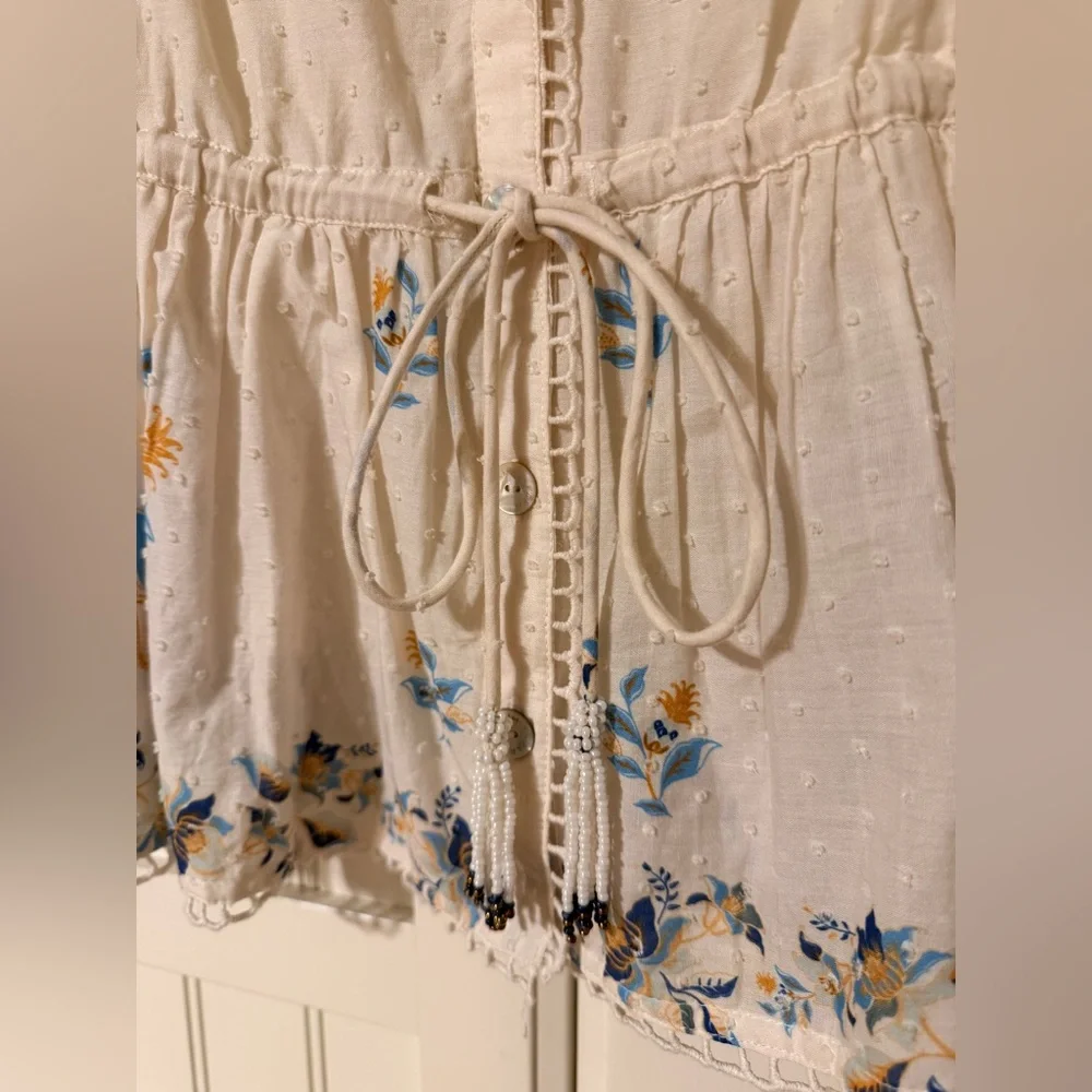 FARM Rio Mystic Blue Lotus Dreamscape Blouse in Off-White size Medium